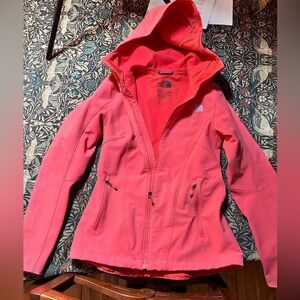 The North Face Women’s Jet Hooded Softshell Jacket - Women's Coral/Pink